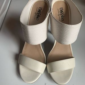 Mossimo slip on white heel size 8